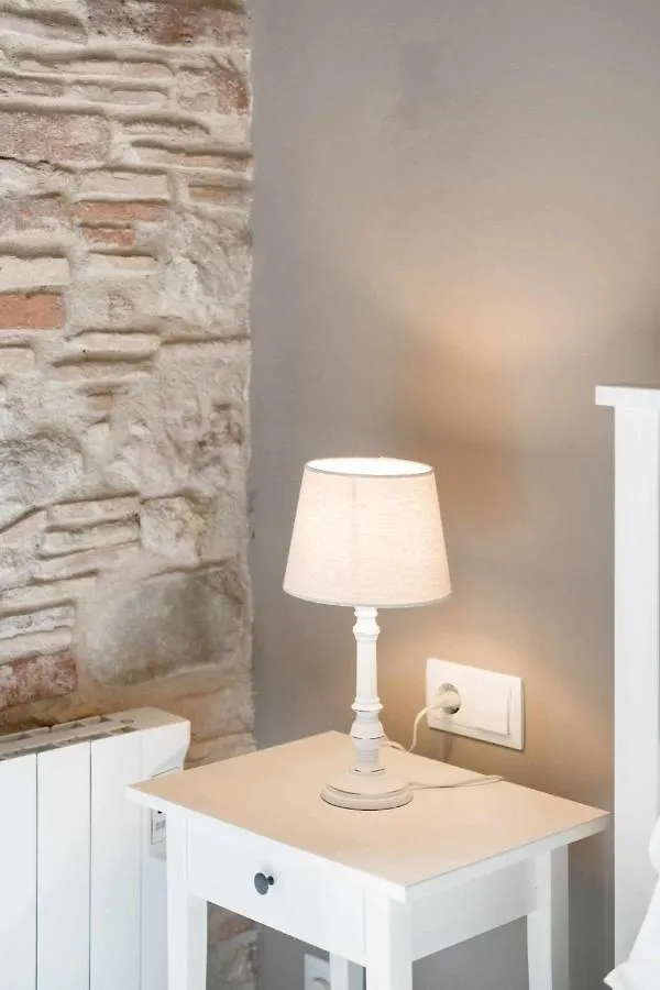 Revitalized Apartment In Historical Building Gerona