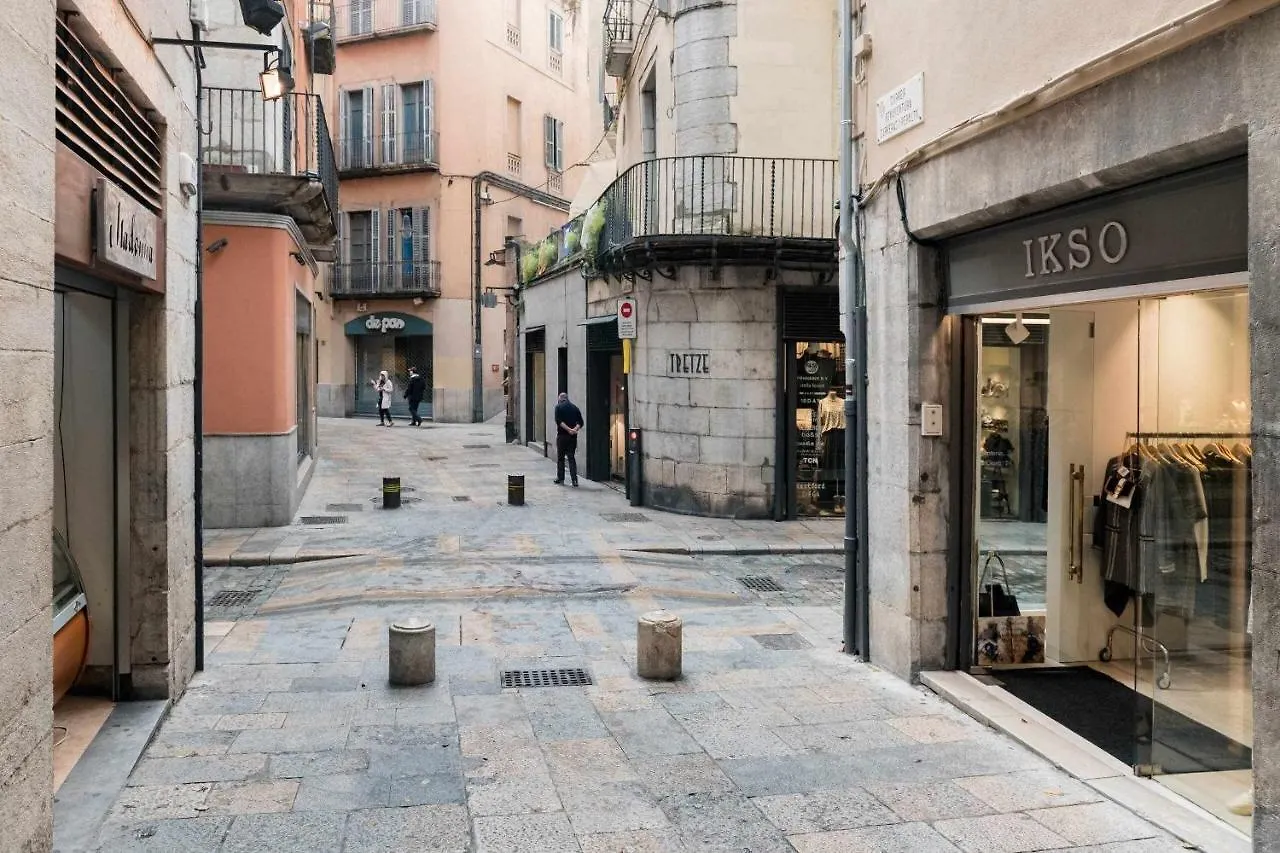 Revitalized Apartment In Historical Building Gerona