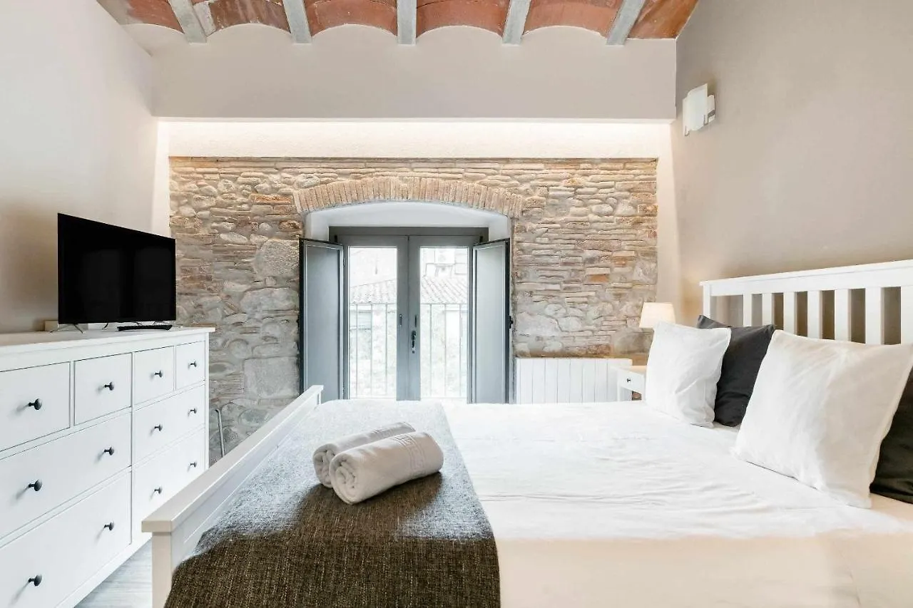 Revitalized Apartment In Historical Building خيرونا