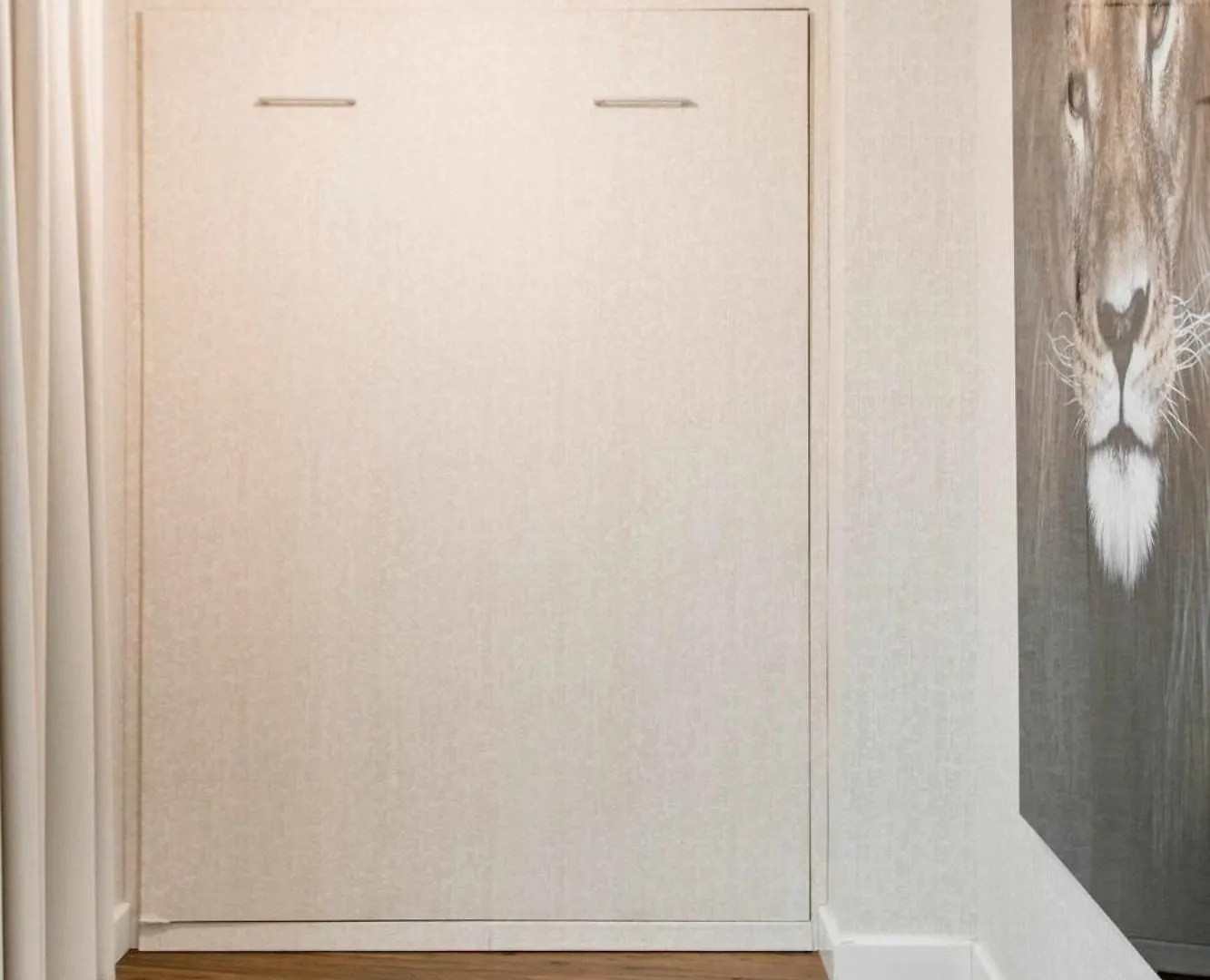 Revitalized Apartment In Historical Building Gerona